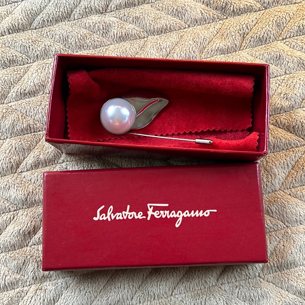 Salvatore Ferragamo Pearl Pin Silver
